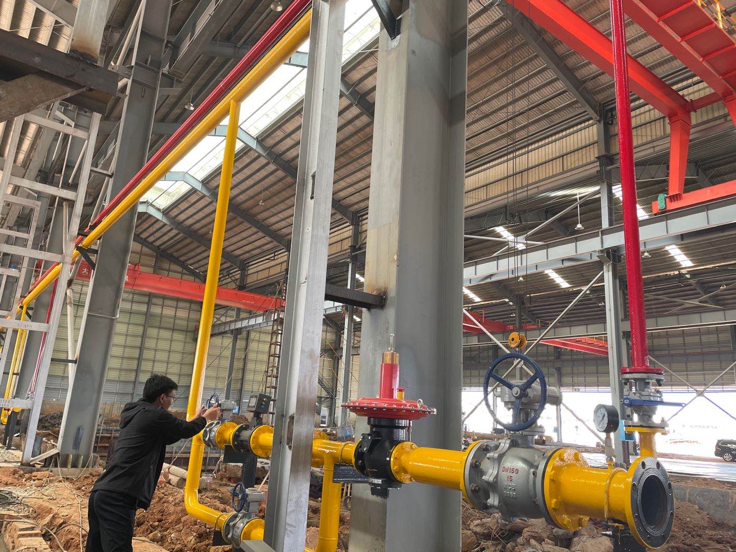  湖南振升恒佳年產16萬噸新型綠色再生鋁合金材料智能化生產線廠區內的燃氣管道安裝工程